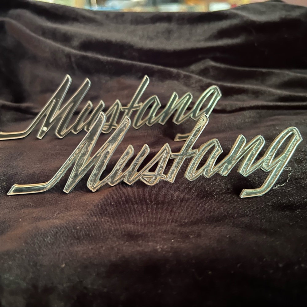 2 Ford Mustang 1969-1973 Fender Emblems